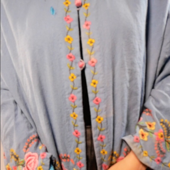 Floral Embroidered Blue Wool Cape Circa 1940s - Picture 10 of 10